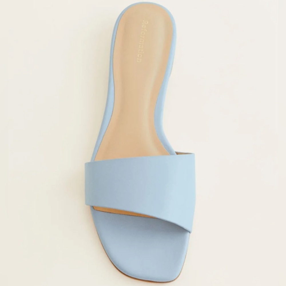 Never worn Reformation Joey Asymmetrical Flat Slide size 9.5